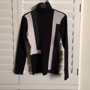 Style&Co black grey white patterned turtleneck